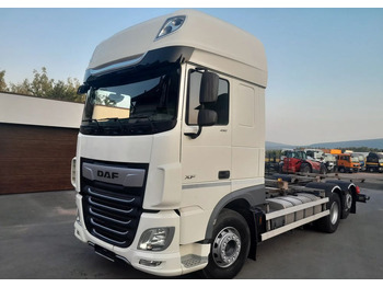 Caminhão chassi DAF XF 106 450