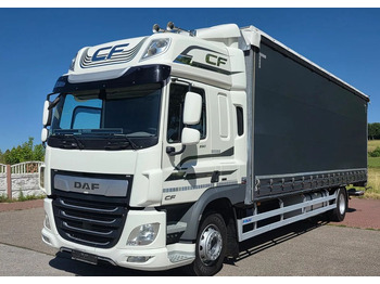 Caminhão com lona DAF CF 290