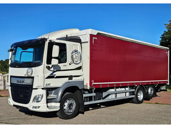 Caminhão com lona DAF CF 370