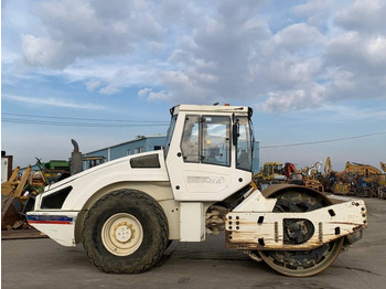 Compactador Bomag BW 213 D H-4: foto 2 Compactador Bomag BW 213 D H-4: foto 2