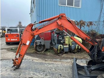 Locação de Hitachi ZX 27 U-2  Hitachi ZX 27 U-2: foto 4