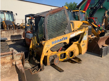 Mini carregadeira KOMATSU SK714