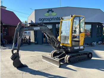 Mini escavadeira VOLVO ECR28