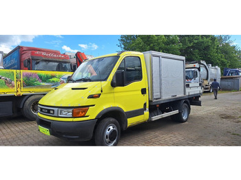 Carrinha de contentor IVECO Daily