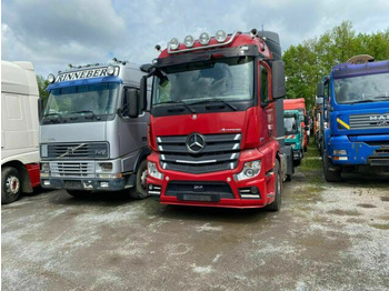 Tractor MERCEDES-BENZ Actros 1842
