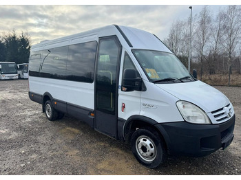 Micro-ônibus IVECO Daily