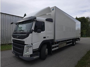 Caminhão furgão VOLVO FM 330
