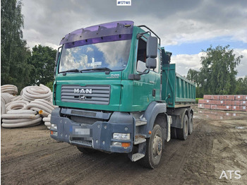 Caminhão basculante MAN TGA 26.390
