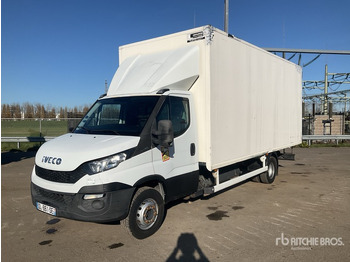 Carrinha de contentor IVECO Daily