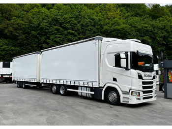 Caminhão com lona SCANIA R 410