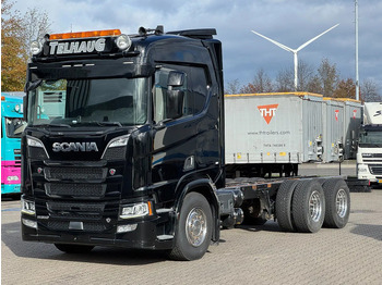 Caminhão chassi SCANIA R 650