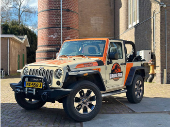 Automóvel JEEP