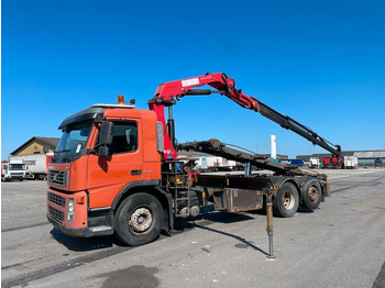 Caminhão com sistema de cabo VOLVO FM9 300