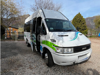 Micro-ônibus IVECO Daily