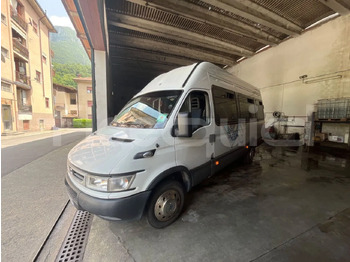 Micro-ônibus IVECO Daily