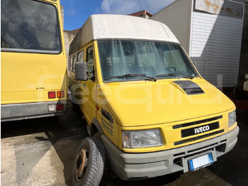 Autocarro escolar IVECO Daily