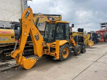 Retroescavadeira JCB 3CX
