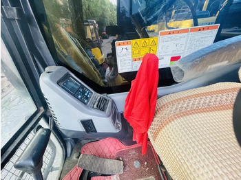 Mini escavadeira Komatsu PC130-8: foto 4