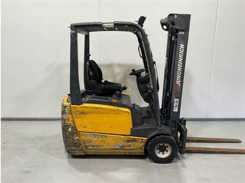 Empilhadeira elétrica JUNGHEINRICH EFG