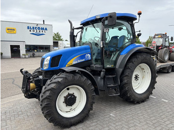 Trator NEW HOLLAND T6000
