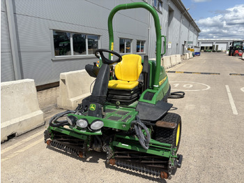 Locação de  John Deere 7200A Triple Mower John Deere 7200A Triple Mower: foto 3 Locação de  John Deere 7200A Triple Mower John Deere 7200A Triple Mower: foto 3