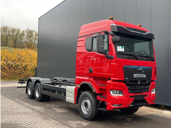 Caminhão chassi MAN TGX