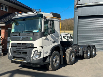 Caminhão chassi VOLVO FMX 500
