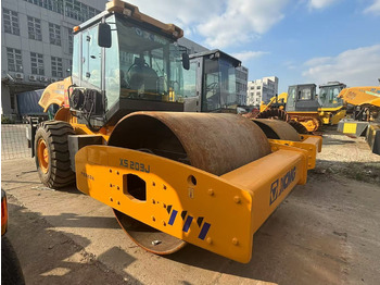 Compactador XCMG XS203J