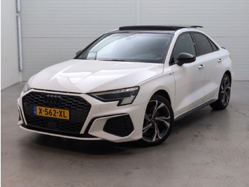 Sedã AUDI