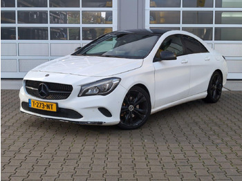 Sedã MERCEDES-BENZ