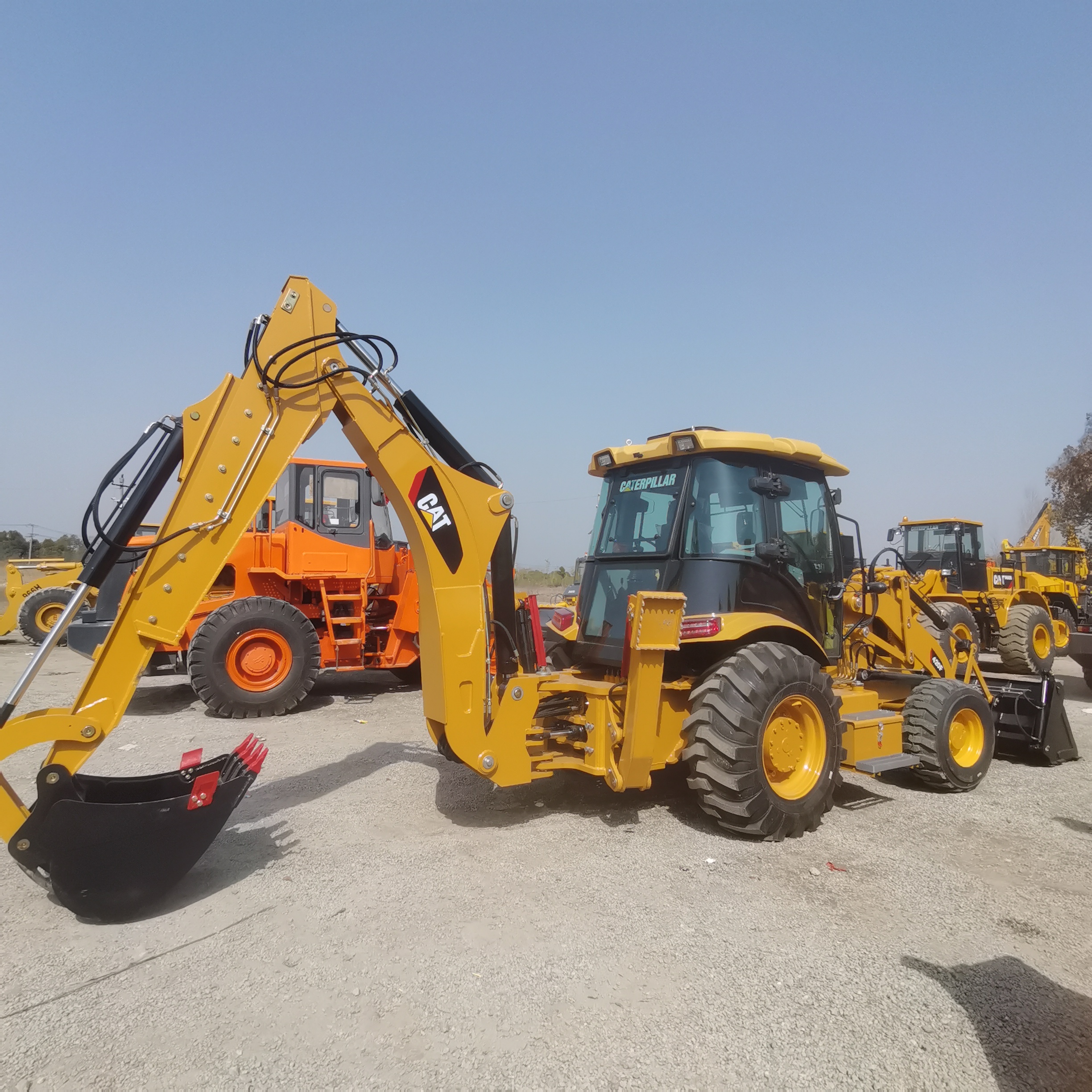 Retroescavadeira CATERPILLAR 420F