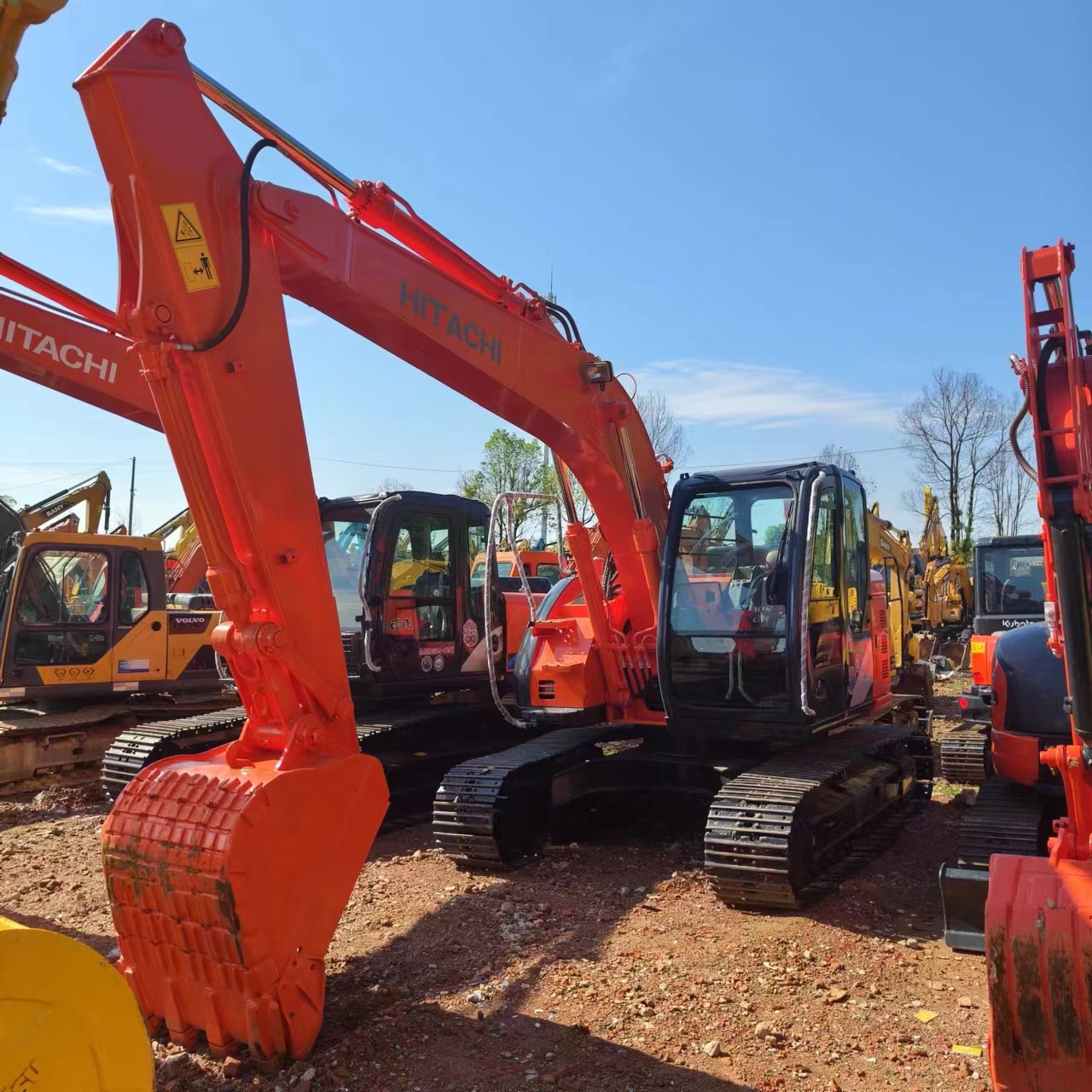 Escavadora de rastos HITACHI ZX135