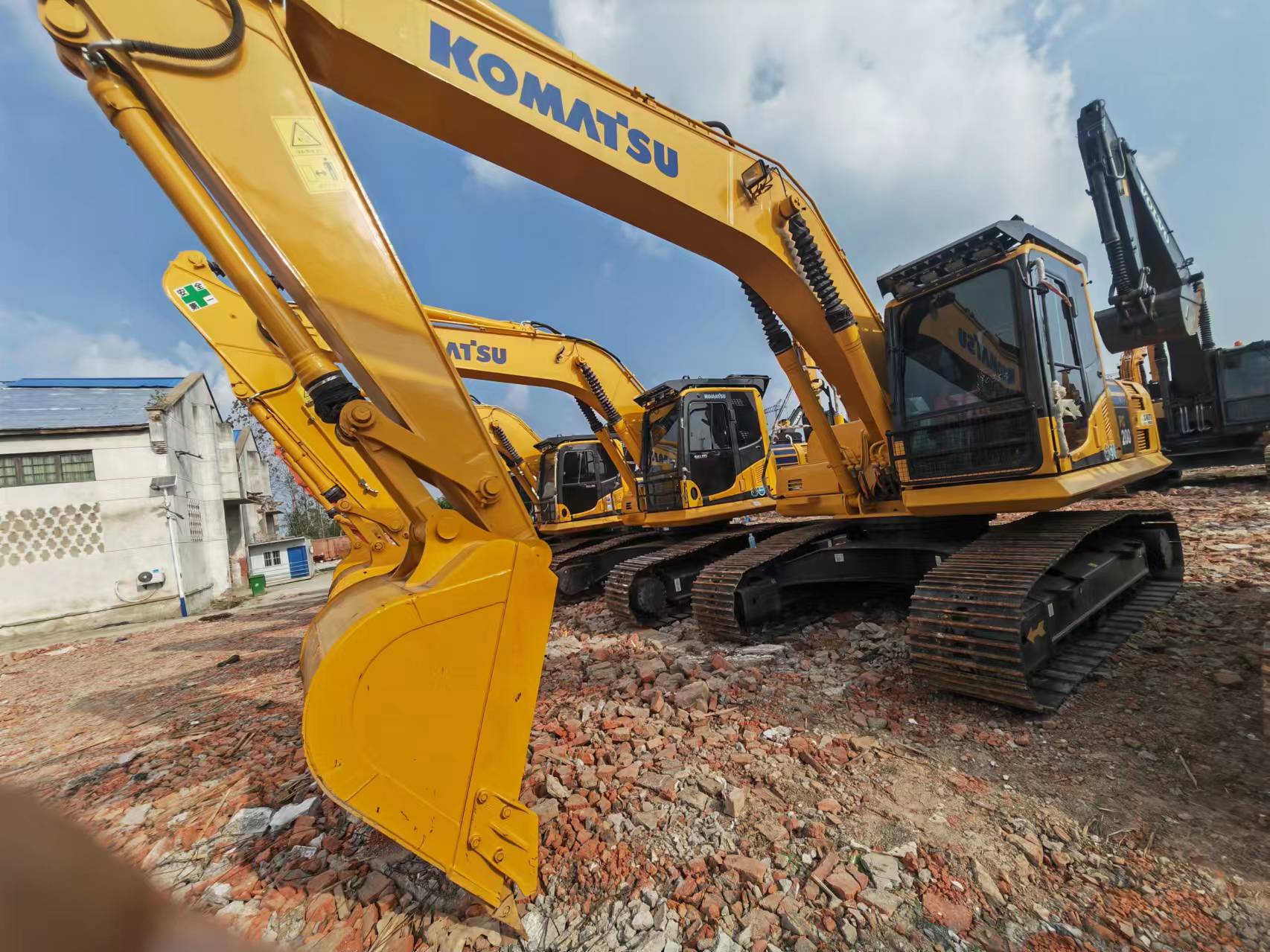 Escavadora de rastos KOMATSU PC200: foto 2