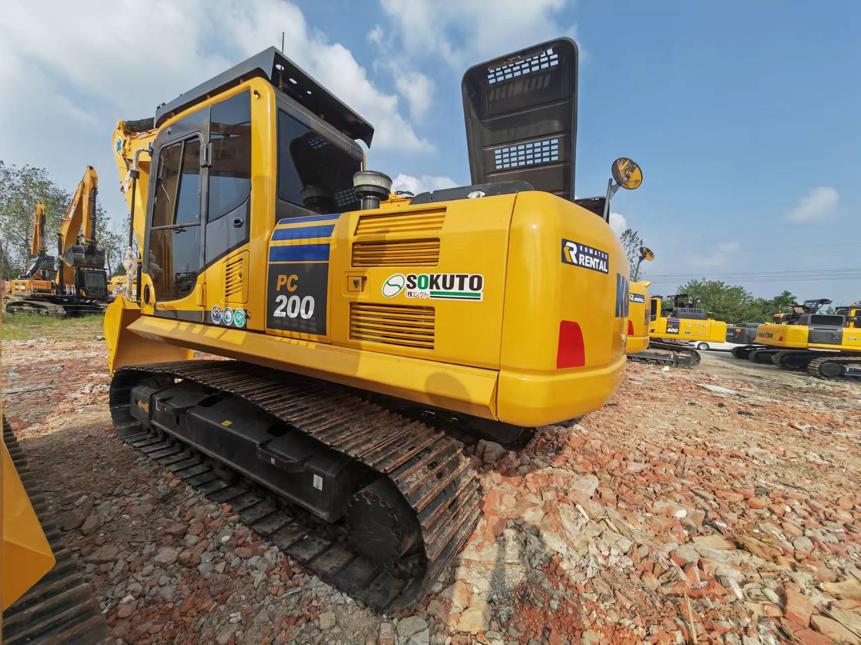 Escavadora de rastos KOMATSU PC200
