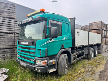 Caminhão basculante SCANIA P124