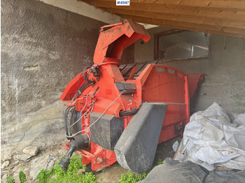 Máquina para produção de feno KUHN