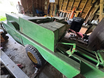 Locação de  John Deere 336 Square baler. John Deere 336 Square baler.: foto 4
