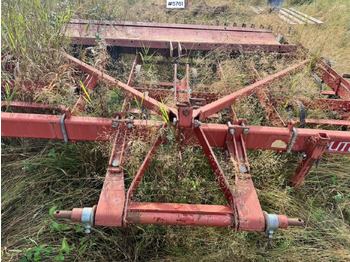 Maquina para lavrar a terra Kverneland Futura Harrow.: foto 2