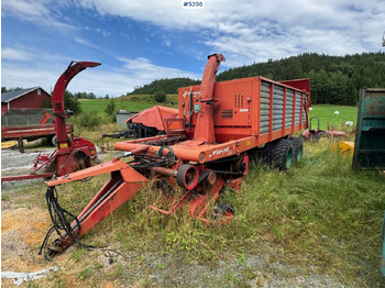 Máquina para produção de feno KVERNELAND