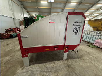 Máquina para produção de feno