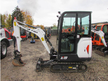 Mini escavadeira BOBCAT E19