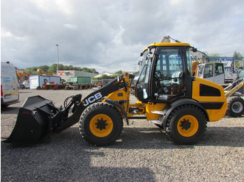 Carregadeira de rodas JCB 409