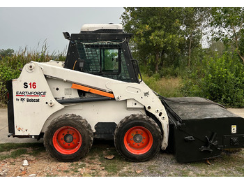 Mini carregadeira BOBCAT S16