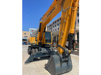 Escavadeira de rodas Hyundai 210W-9: foto 2 Escavadeira de rodas Hyundai 210W-9: foto 2