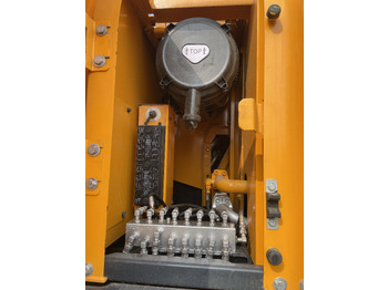 Escavadora de rastos Hyundai R220LC-9S: foto 3