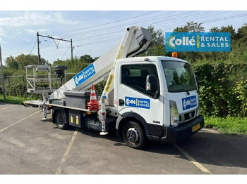 Caminhão com plataforma aérea PALFINGER