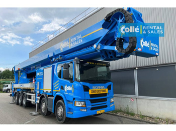 Caminhão com plataforma aérea PALFINGER