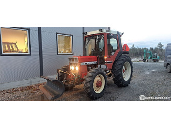 Trator INTERNATIONAL