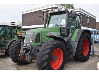 Trator FENDT 700 Vario