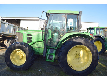 Trator JOHN DEERE 6130